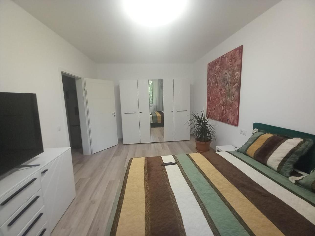 Casa Din Parc Apartment *